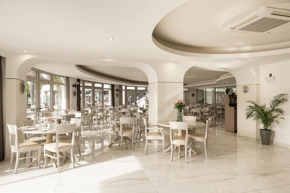 Vantaris Palace Hotel