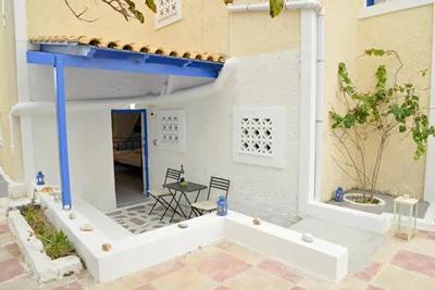 Anemelia Hotel Adamas