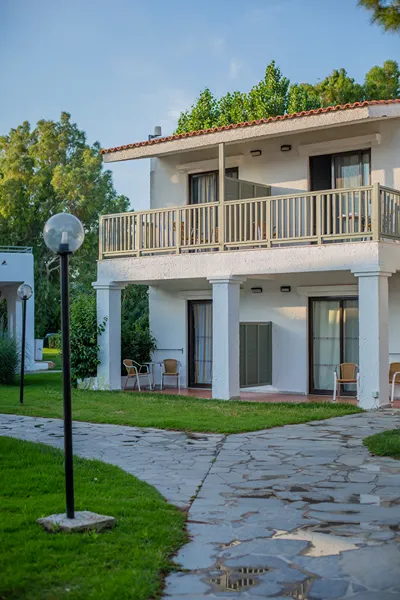 Golden Coast Hotel & Bungalows