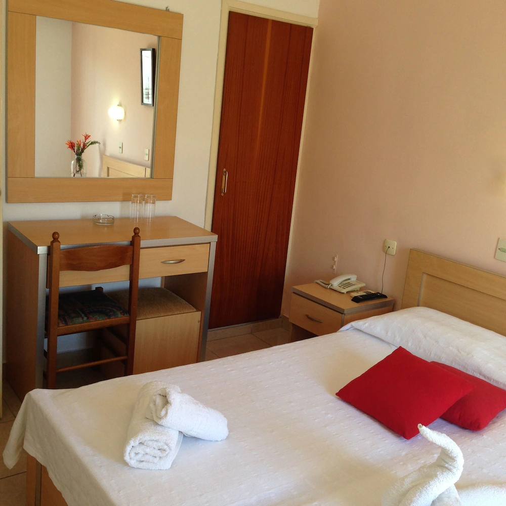 ZEFYROS HOTEL