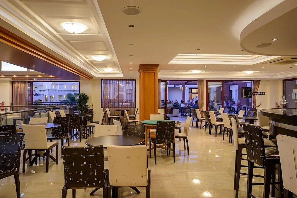 Vantaris Palace Hotel