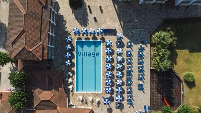 Village Inn Studios & Family Apartments