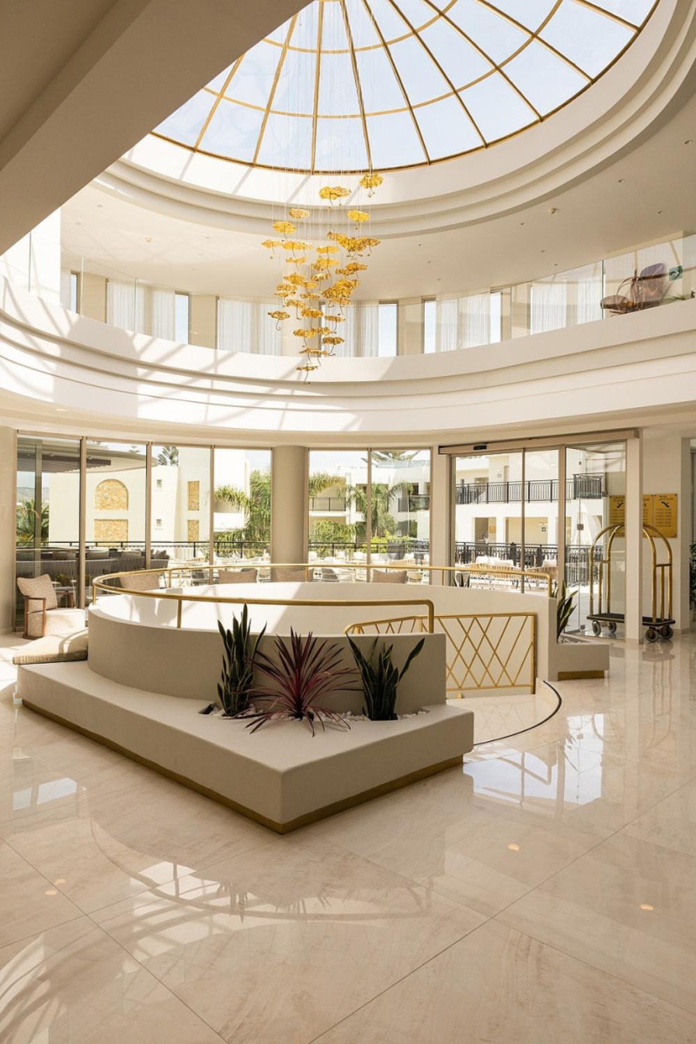 Vantaris Palace Hotel