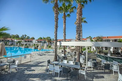 Golden Coast Hotel & Bungalows