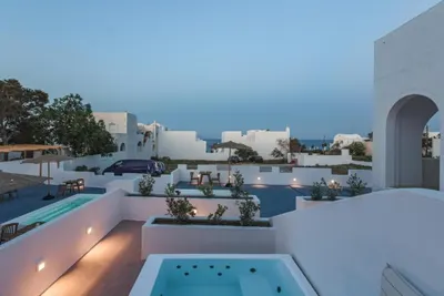 Voca Hotel & Suites