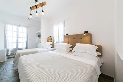 Evi Rooms