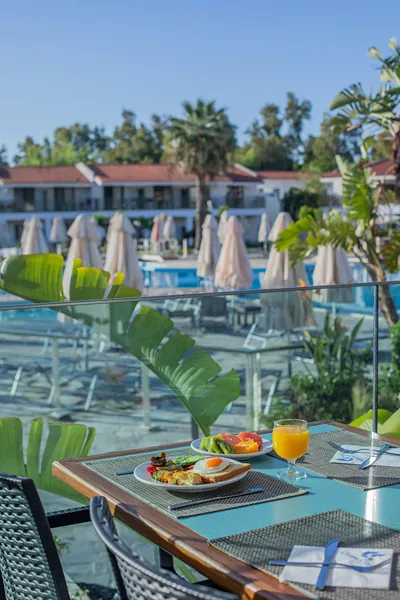 Golden Coast Hotel & Bungalows