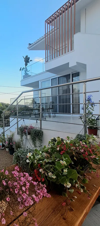 Kapahi Suites Apartments