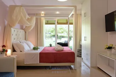 Palapart Gikas Studios and Suites