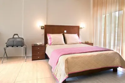 Stratos Hotel