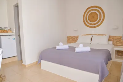 Avgerinos Deluxe Rooms