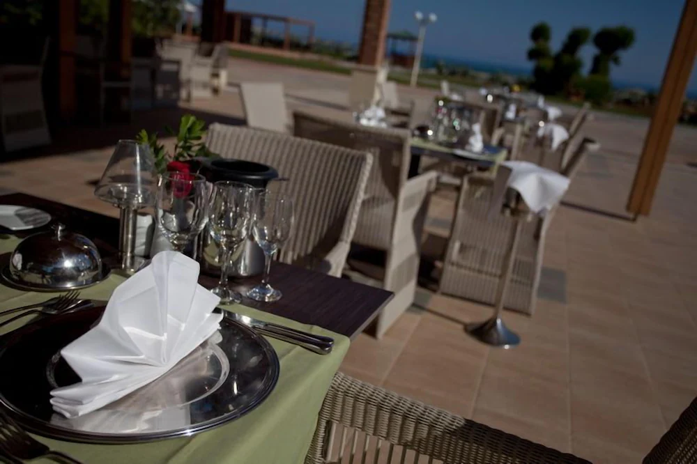 Bella Beach Hotel