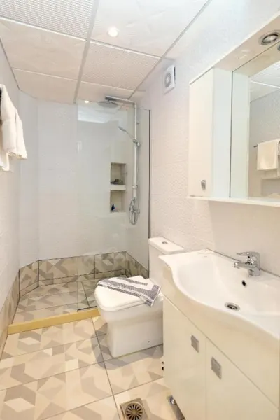 Theo Hotel Apartments
