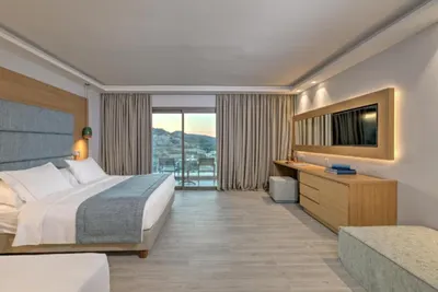 Amada Colossos Resort