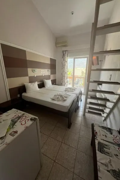 Ellas Hotel