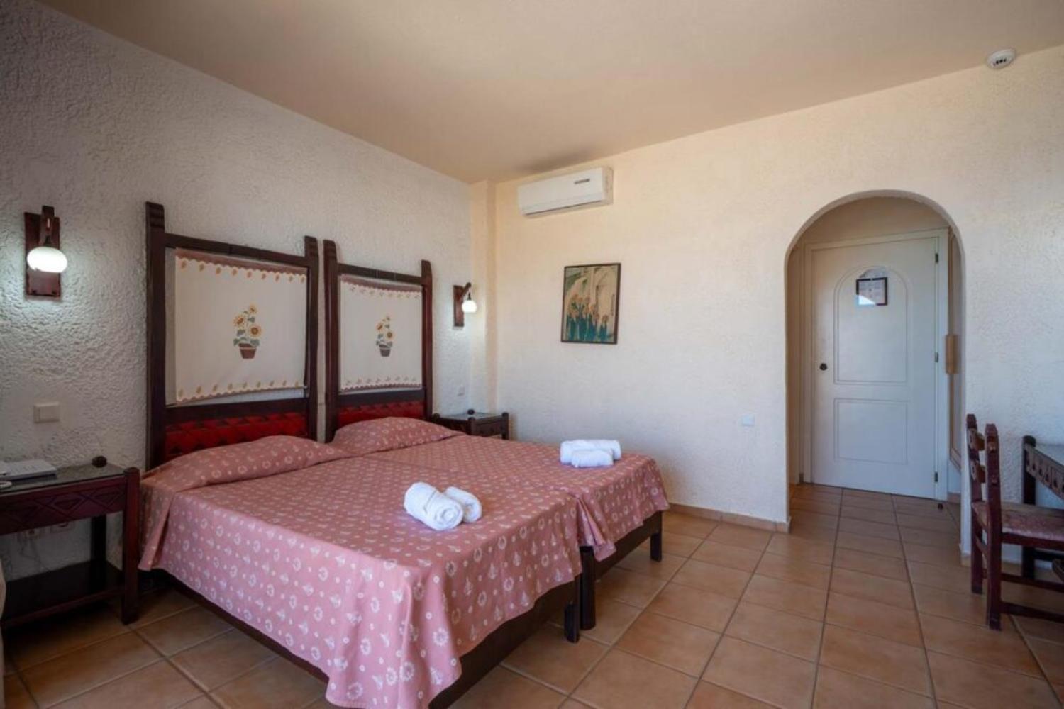LEFKONIKO BEACH HOTEL