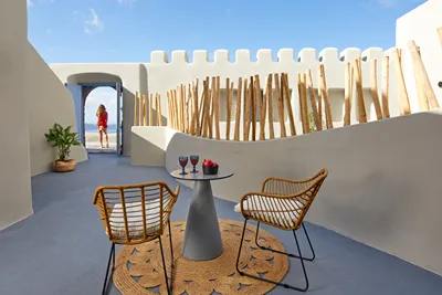 Luna Santorini Suites
