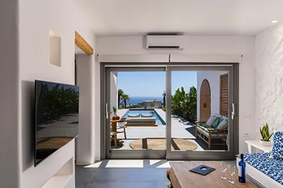 Numa Santorini