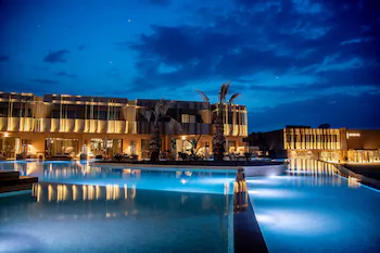Senseana Sea Side Resort & Spa