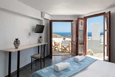 Arte Lindos Suites