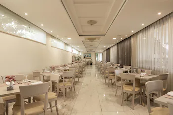 Vantaris Palace Hotel