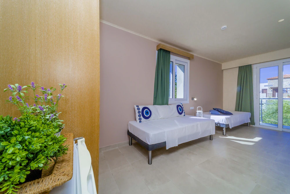 Amaryllis Beach Front Hotel