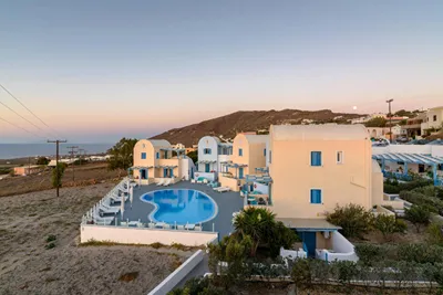 Maria's Place Oia