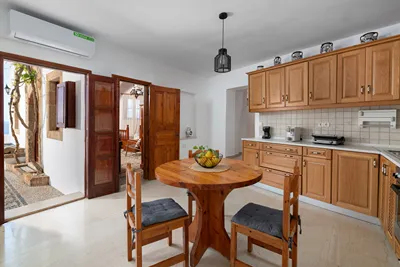Arte Lindos Suites