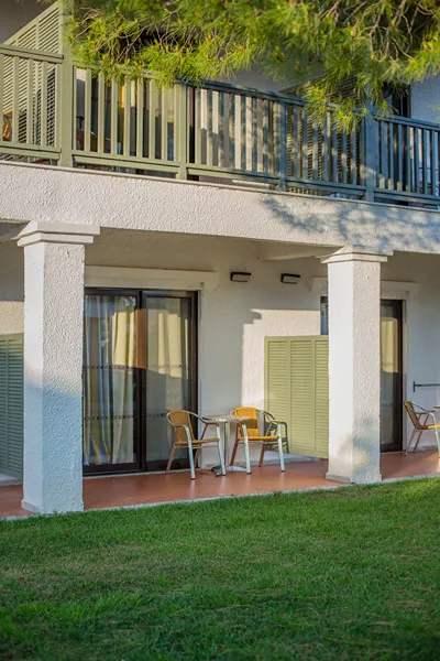 Golden Coast Hotel & Bungalows