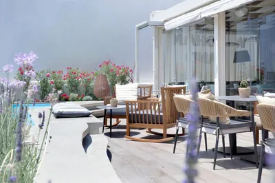 Zeus Essence Wyndham Athens Residence