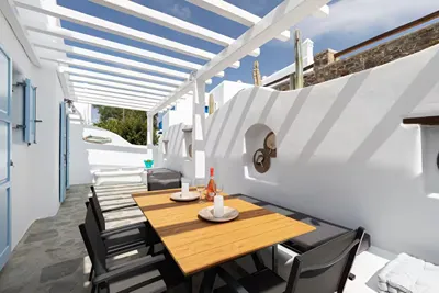 Ivi Mykonean Suites