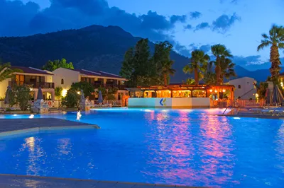 Golden Coast Hotel & Bungalows