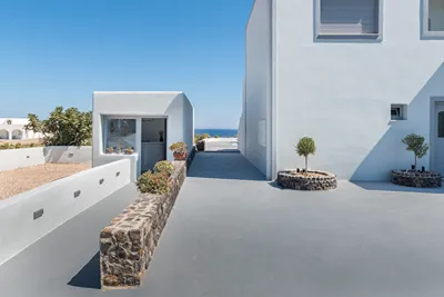 Volcanic Arc Santorini Suites