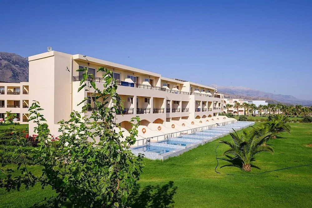 Vantaris Palace Hotel