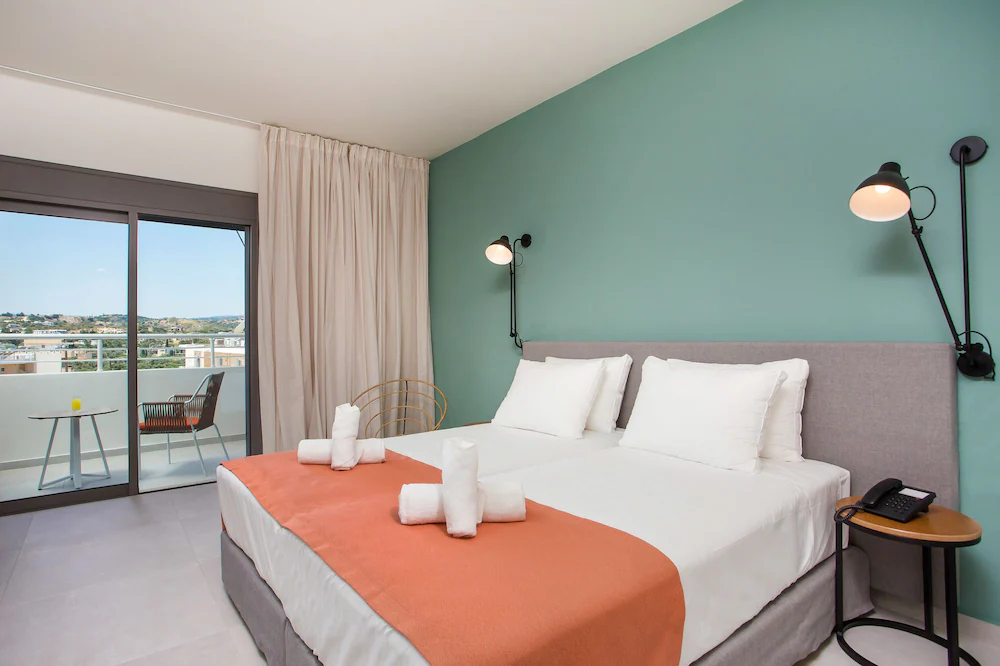 Mazoren Art Hotel