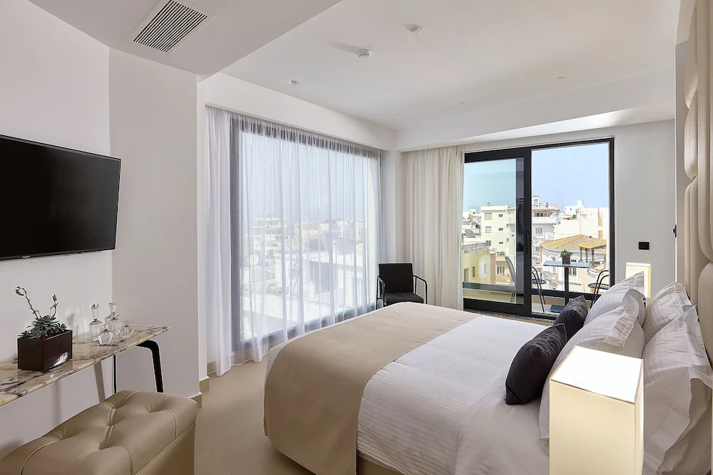 City Lion Apartments & Lofts