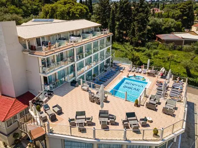 Palapart Gikas Studios and Suites