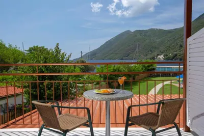 Menes Hotel