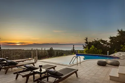 Villa Karmaniolos