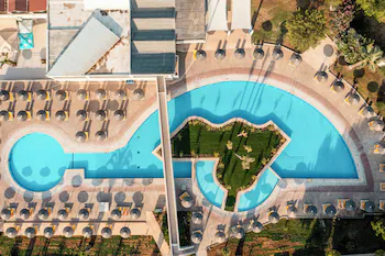 Akti Coast Club