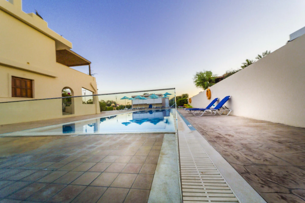 Amaryllis Beach Front Hotel