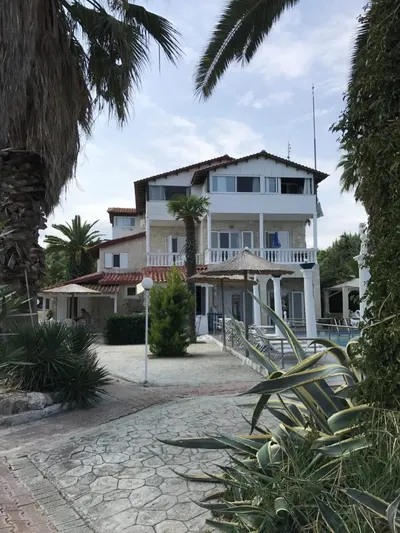 HOTEL VILLA GEORGE