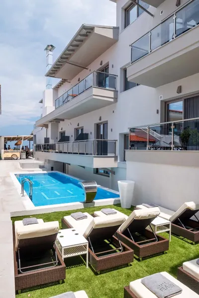 Sea Level Hotel