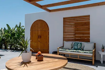 Numa Santorini
