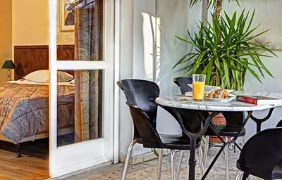 Nicola Hotel Athens