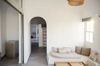 Oia Hostel