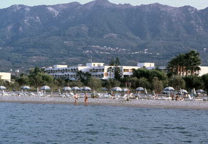 Tigaki Beach