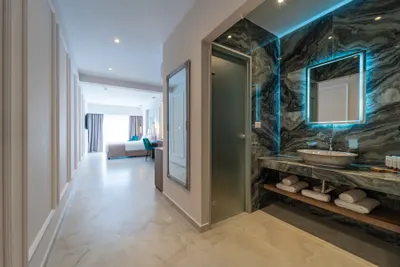 PHILIA CENTER SUITES