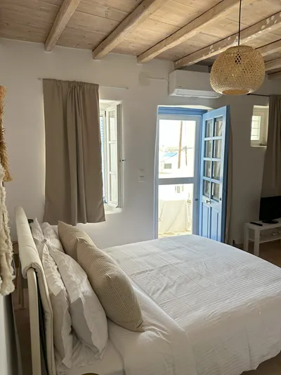 Nesa Paros