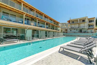 Palapart Gikas Studios and Suites